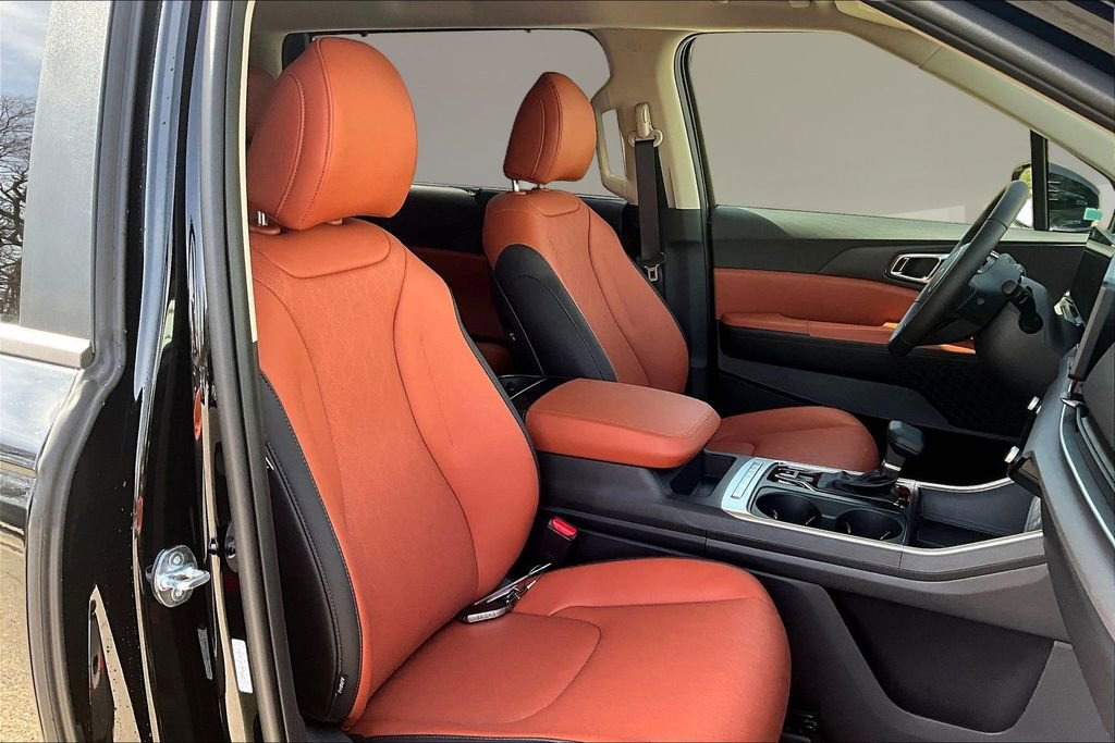 New 2026 Kia Carnival EX FWD image 9