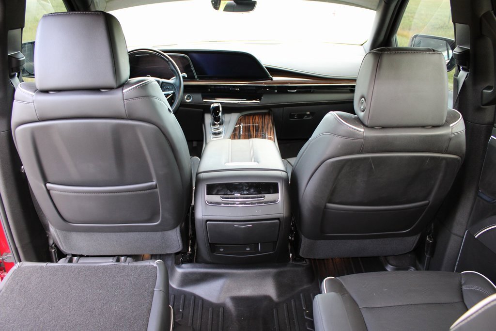 Used 2023 Cadillac Escalade Premium Luxury w/ Performance Package image 31