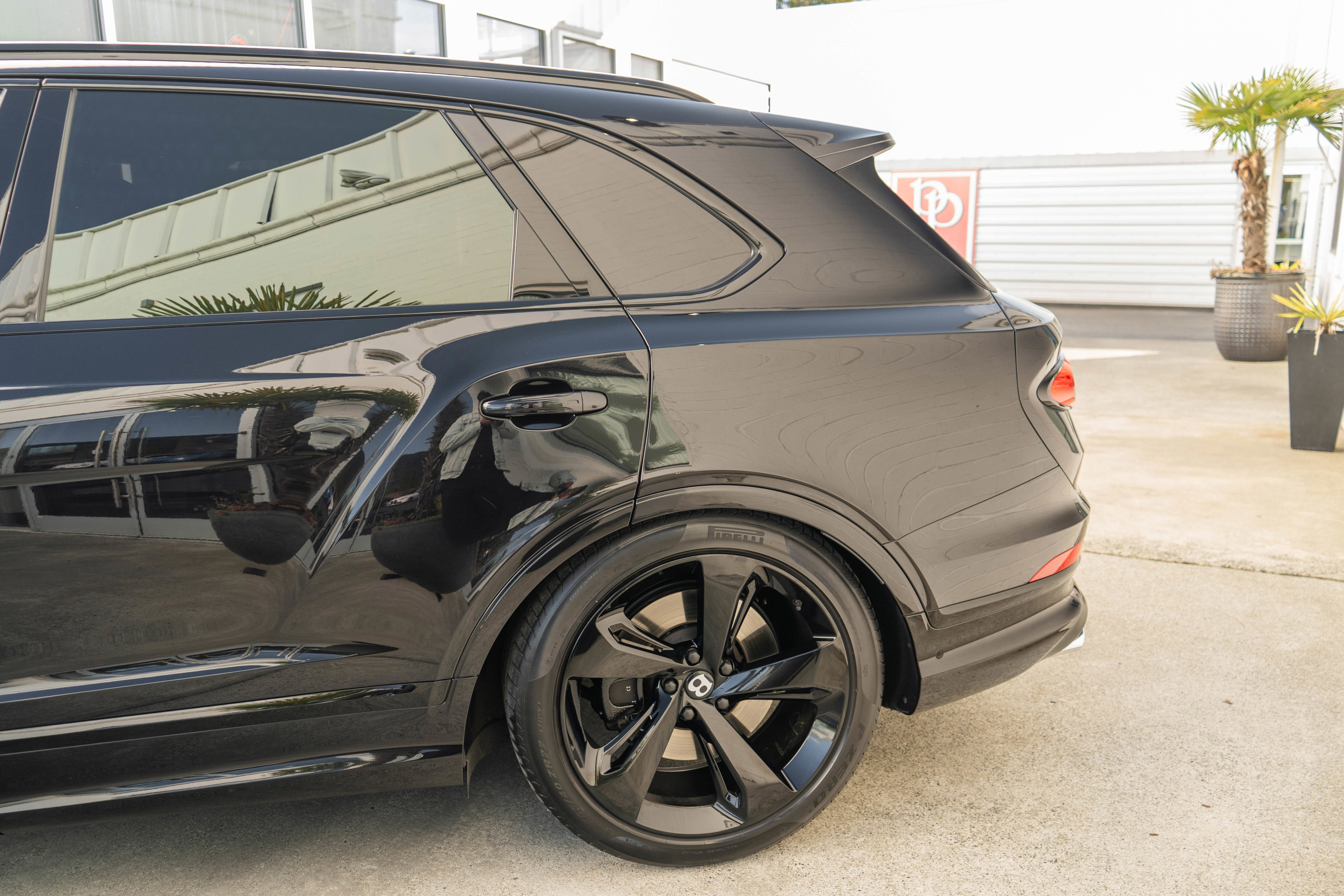 Used 2022 Bentley Bentayga image 5