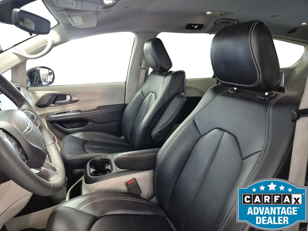 Used 2024 Chrysler Pacifica Touring-L image 20