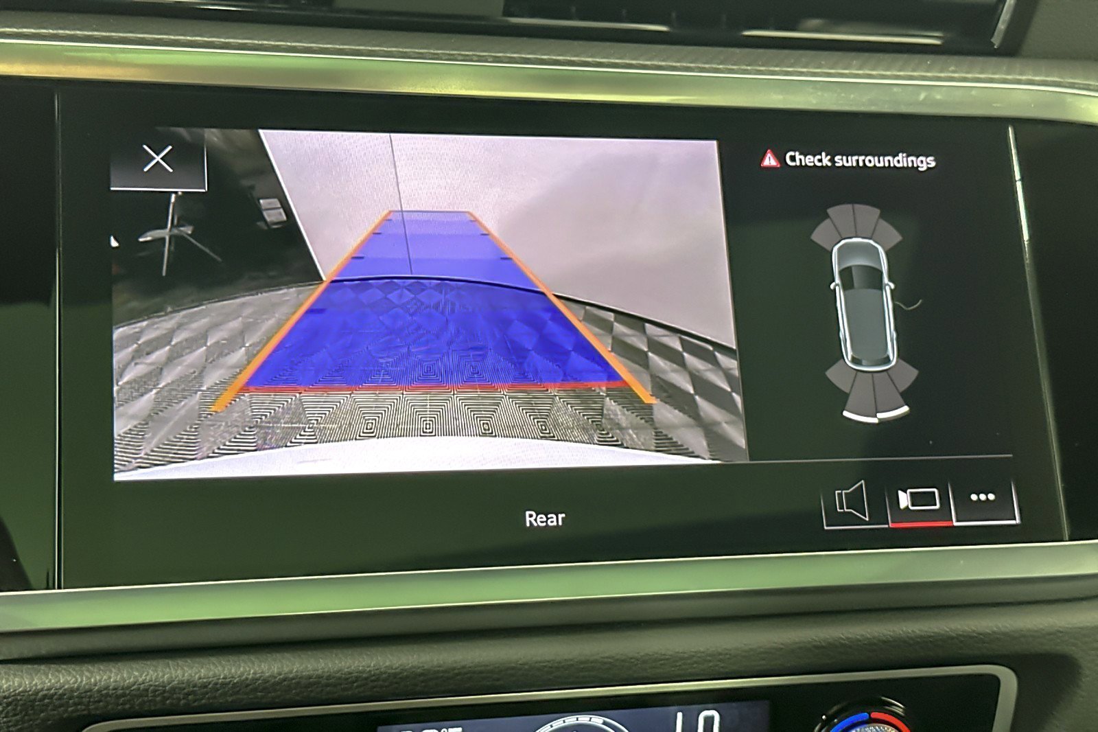 Used 2025 Audi Q3 2.0T Premium w/ Convenience Package image 18