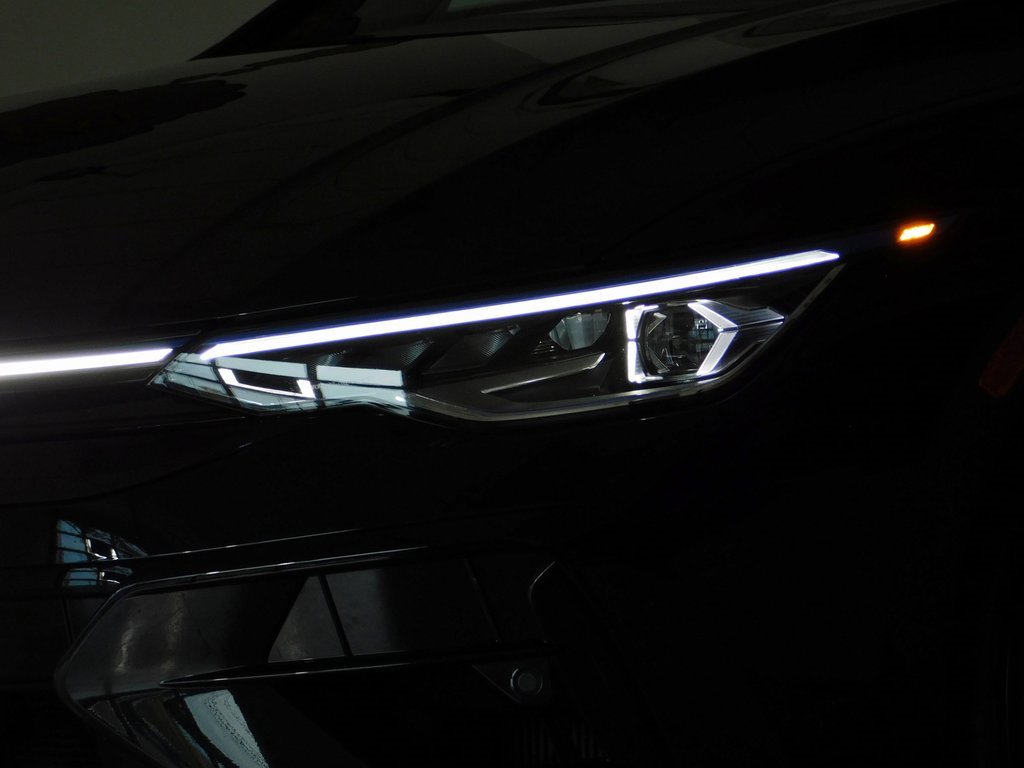 Used 2025 Volkswagen Golf image 16