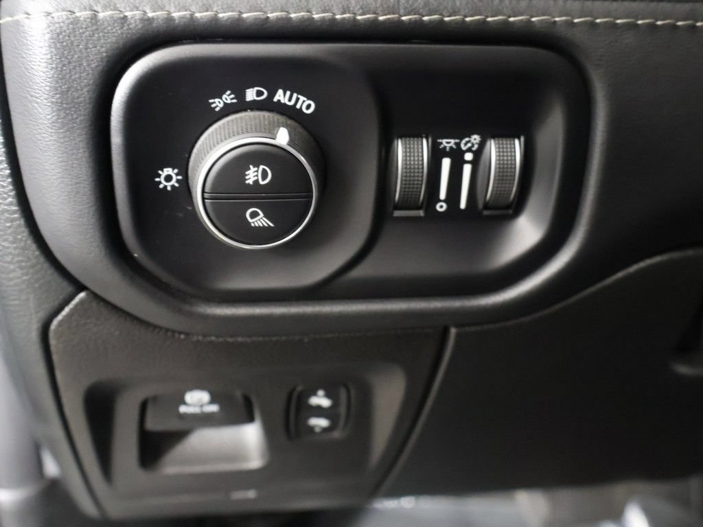 Used 2022 RAM 1500 Limited w/ Body-Colour Bumper Group AWD/4WD image 36