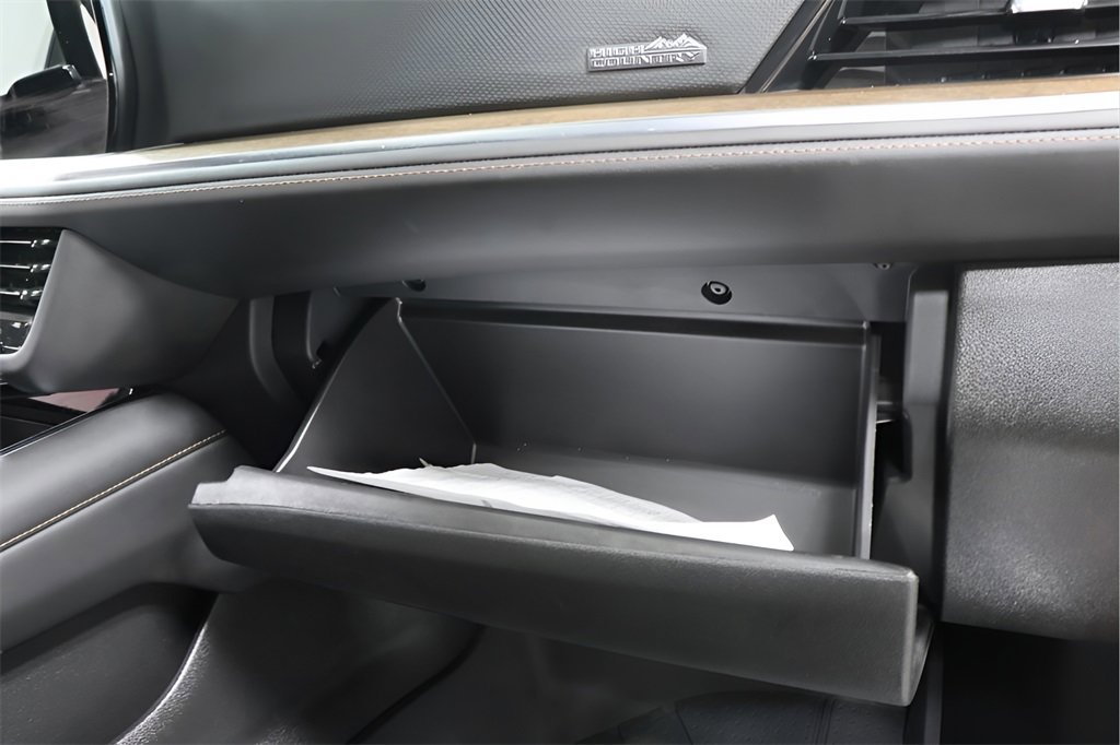 Used 2025 Chevrolet Tahoe High Country image 34