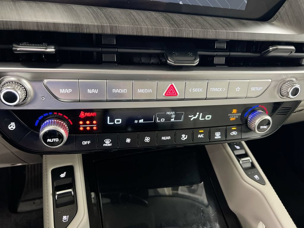 Used 2025 Kia Telluride EX AWD/4WD image 17