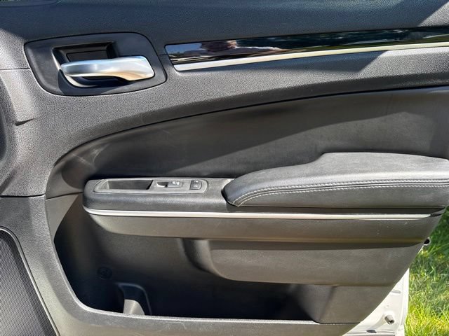 Used 2019 Chrysler 300 S RWD image 47