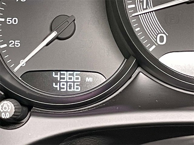 Used 2025 Porsche Macan image 49