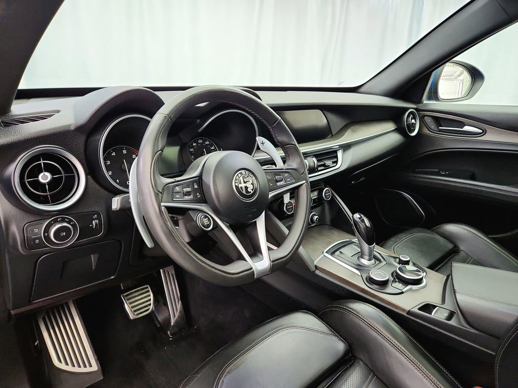 Used 2018 Alfa Romeo Stelvio Ti Sport AWD/4WD image 9