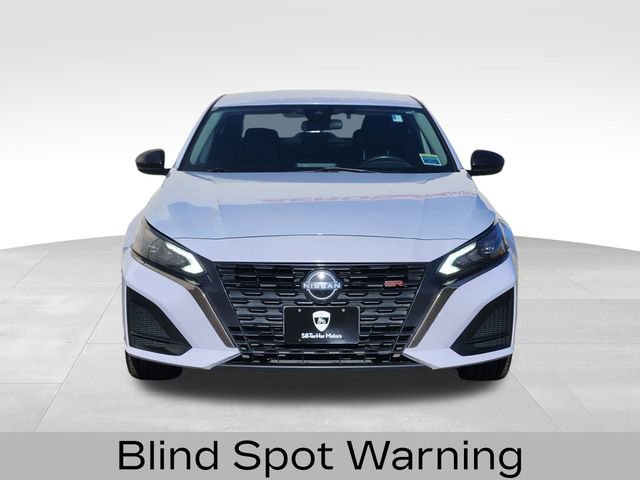 Used 2023 Nissan Altima 2.5 SR image 3