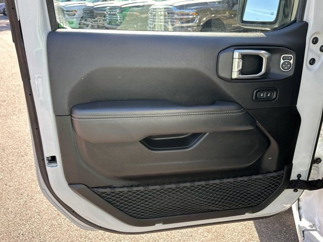 Certified 2023 Jeep Gladiator Overland image 11