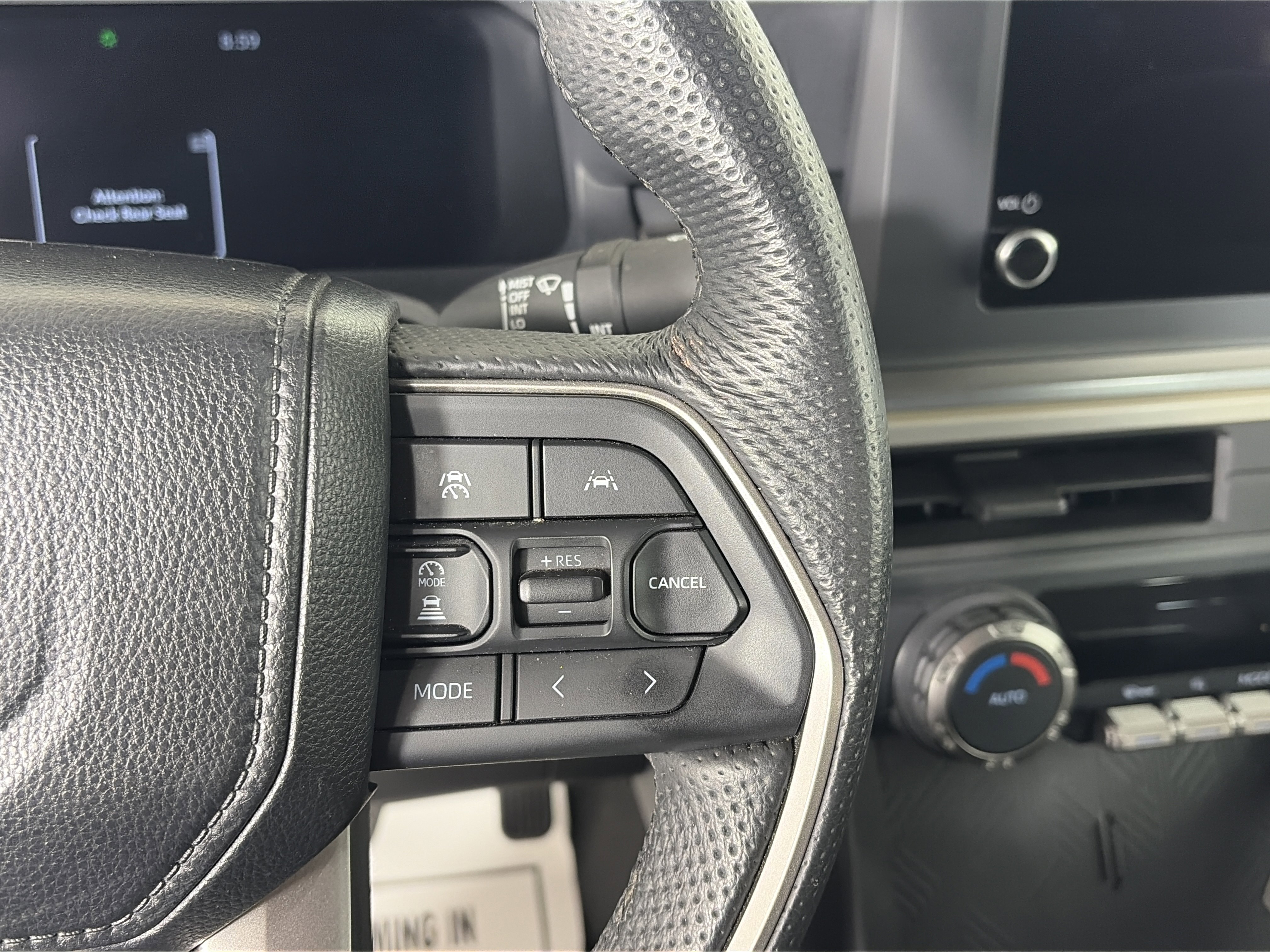 Used 2024 Toyota Tacoma TRD Off-Road image 29