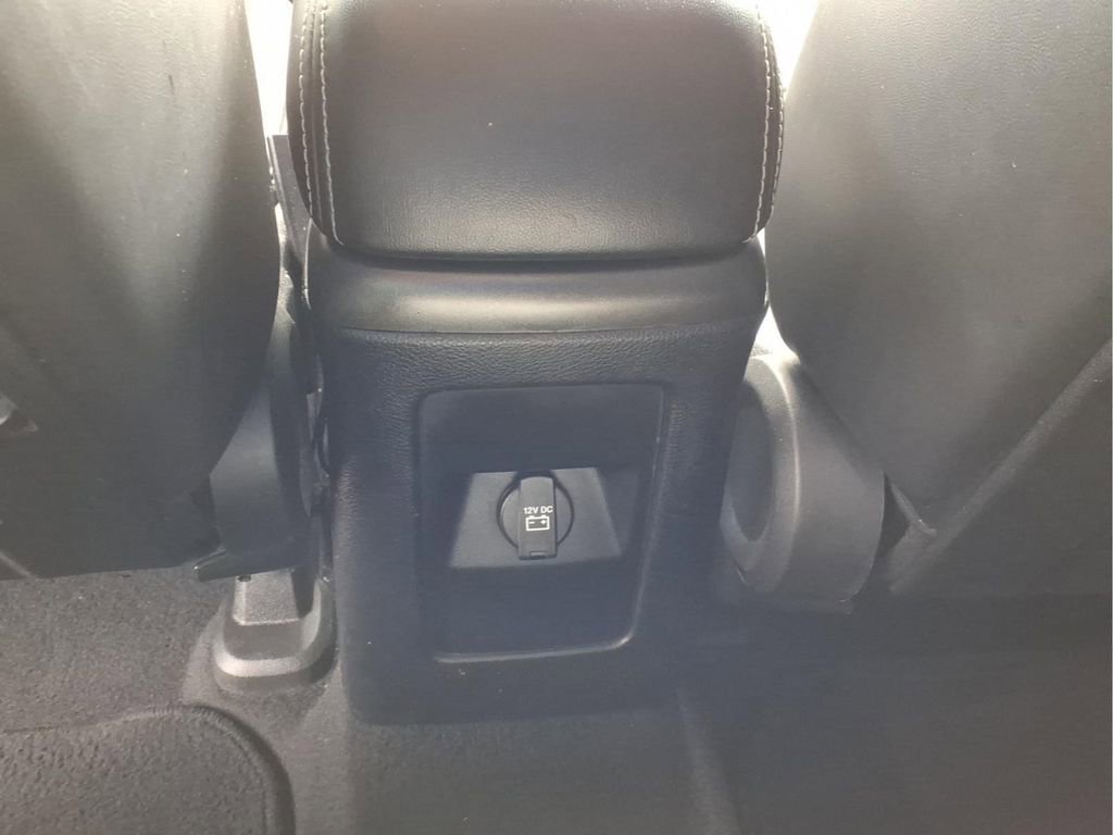 Used 2018 Dodge Journey Crossroad FWD image 17