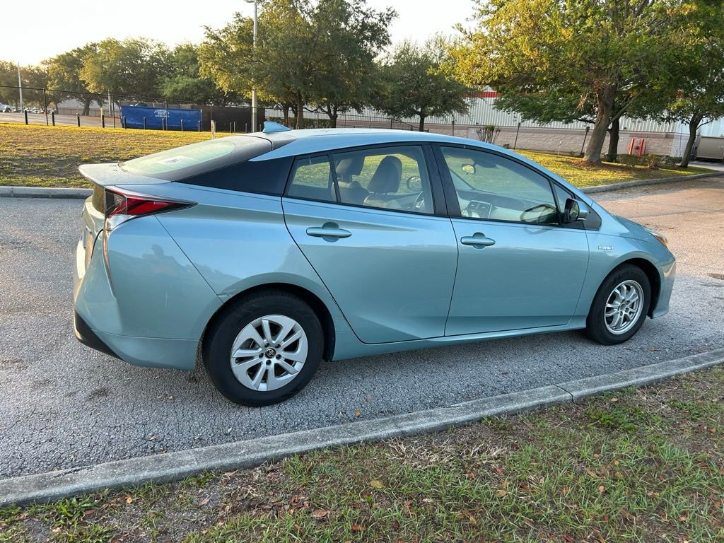 Used 2018 Toyota Prius One FWD image 5