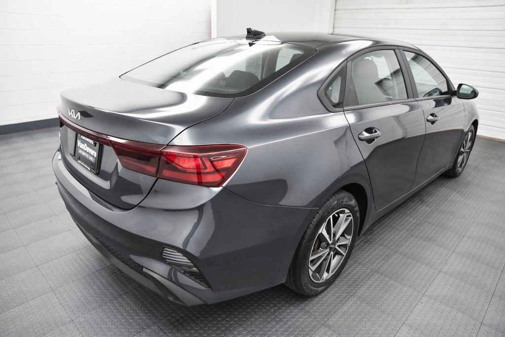 Used 2022 Kia Forte LXS image 9