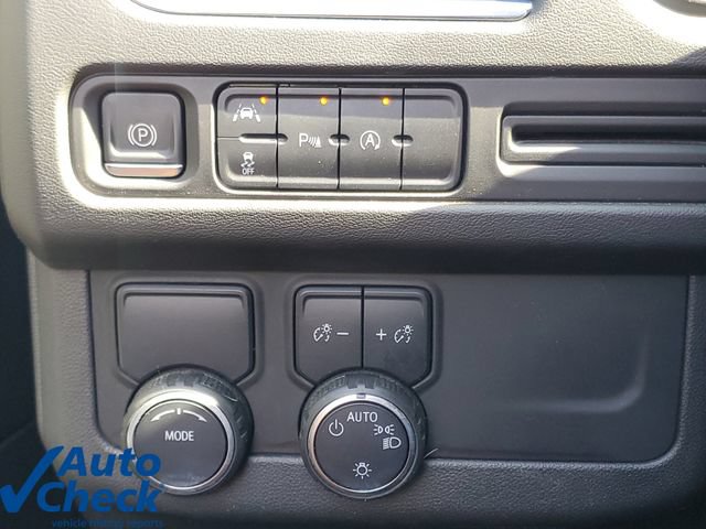 Used 2023 Chevrolet Suburban LS RWD image 29