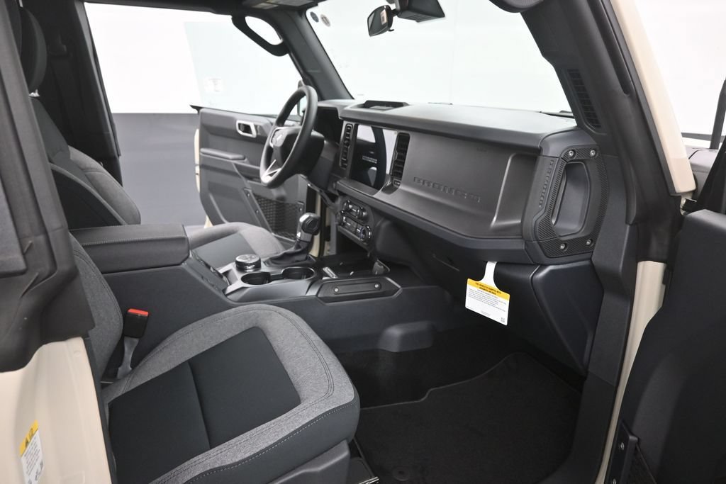 New 2026 Ford Bronco 4-Door AWD/4WD image 24