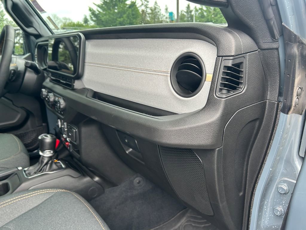 Used 2024 Jeep Wrangler Unlimited image 26