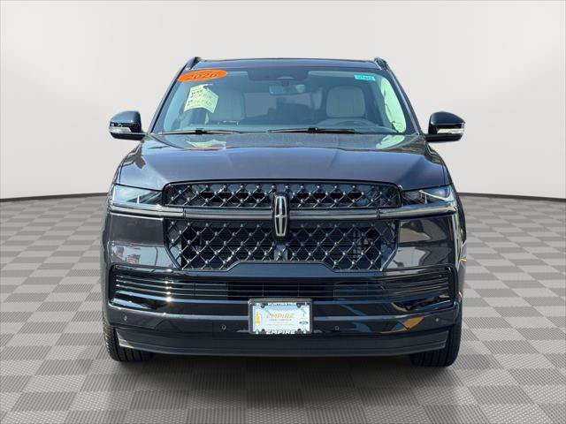 Used 2026 Lincoln Navigator L Reserve w/ Jet Appearance Package AWD/4WD image 2