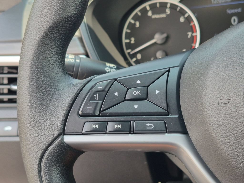Used 2025 Nissan Altima 2.5 SV FWD image 22