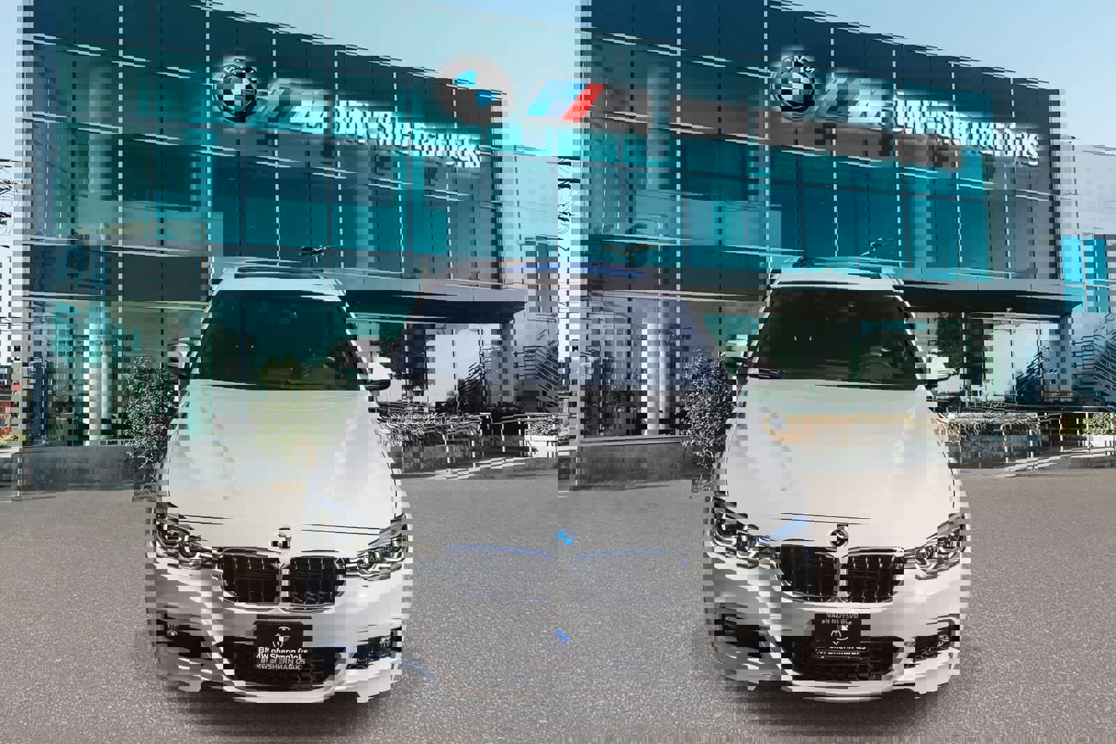 Used 2018 BMW 330e image 2