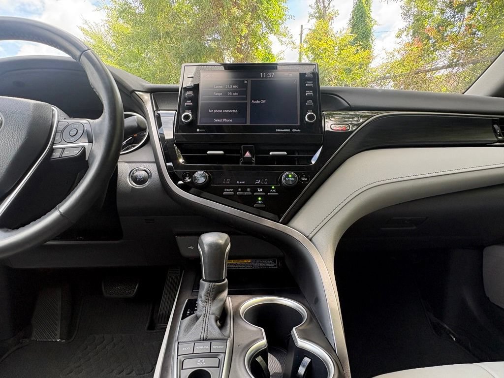 Used 2021 Toyota Camry XLE FWD image 22