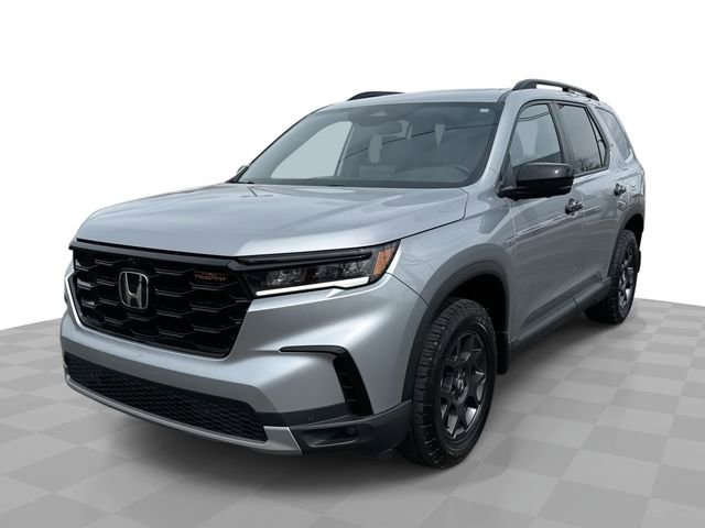 Used 2024 Honda Pilot TrailSport image 1