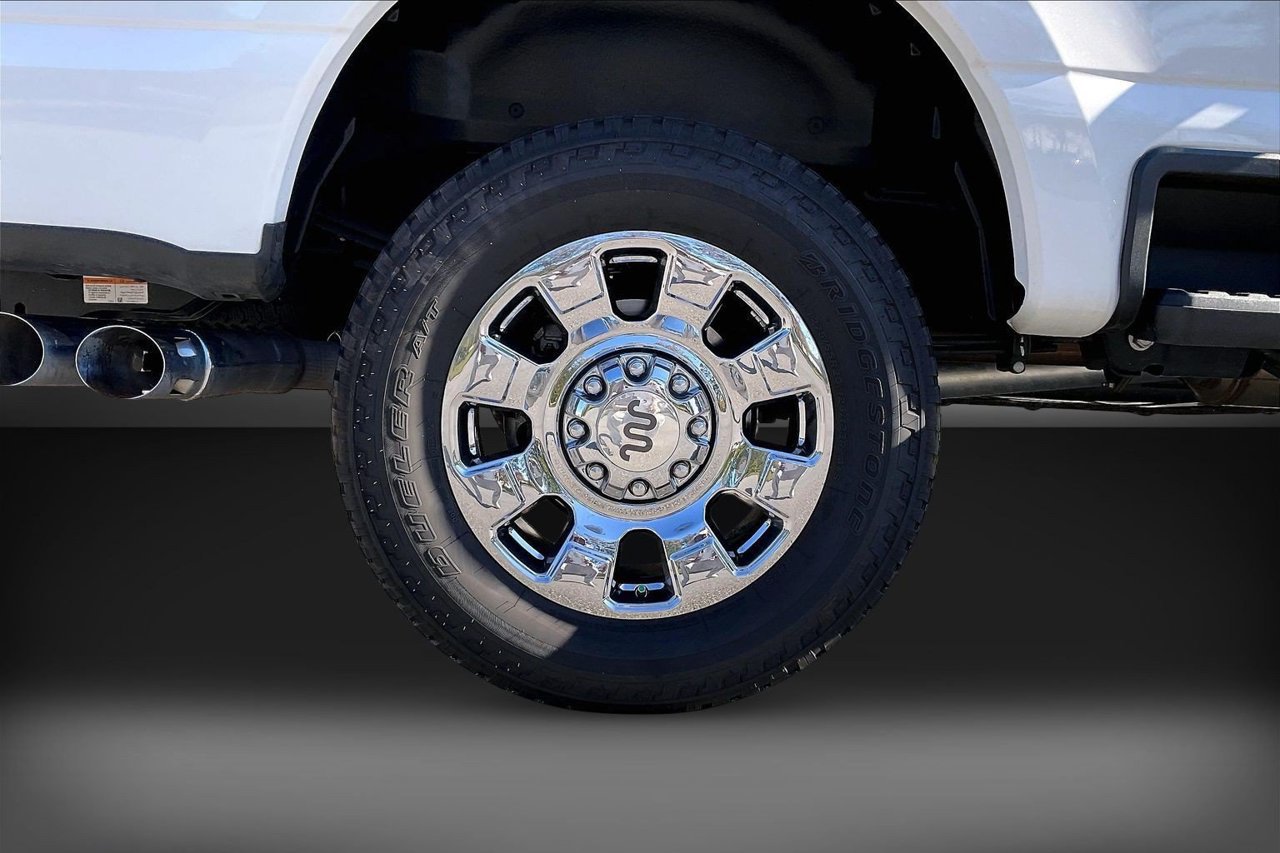 Used 2025 Ford F250 King Ranch w/ Chrome Package AWD/4WD image 38