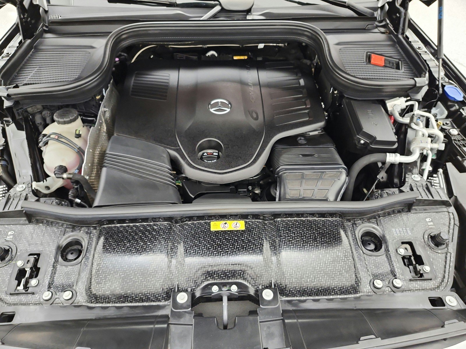 Certified 2026 Mercedes-Benz GLS 450 4MATIC image 16
