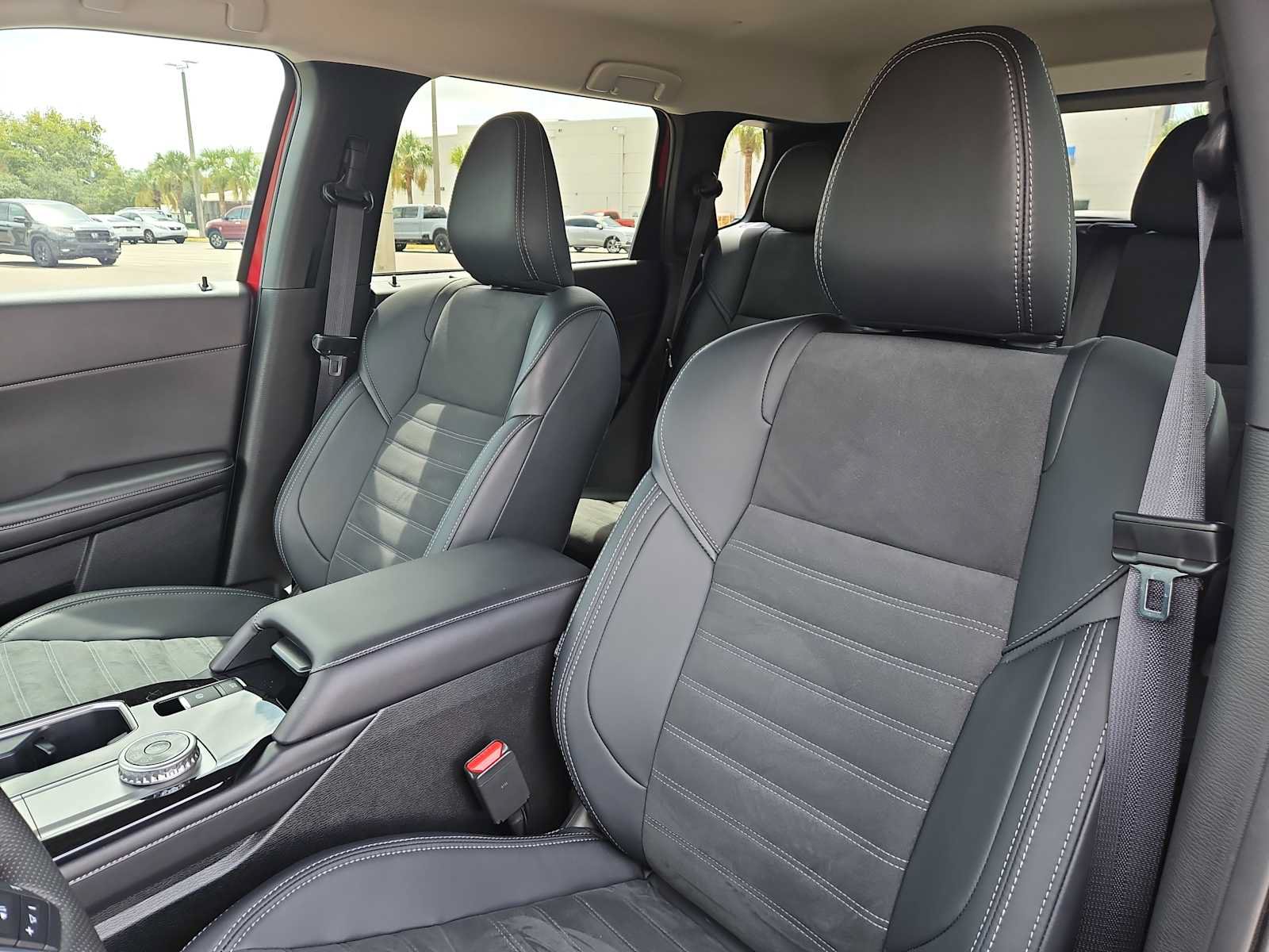 Used 2026 Mitsubishi Outlander SE FWD image 13