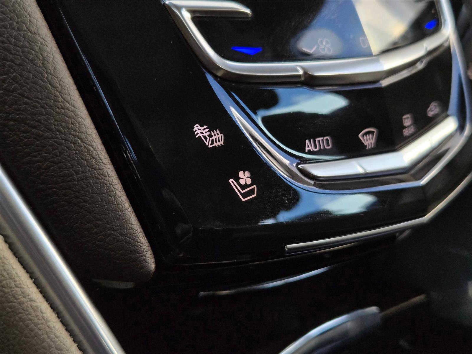 Used 2013 Cadillac XTS Premium FWD image 21