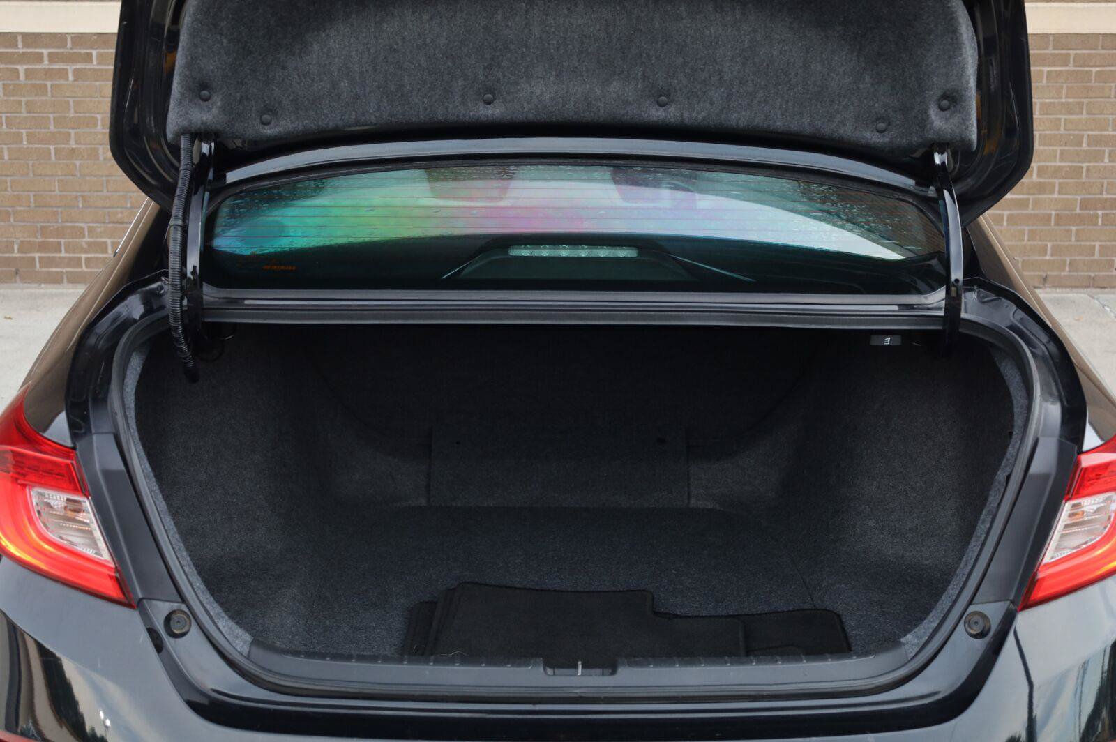 Used 2018 Honda Accord LX image 13