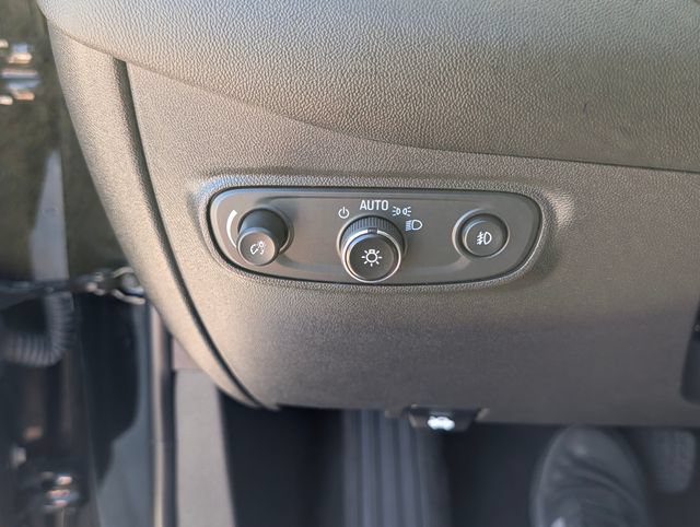 Used 2023 Chevrolet Equinox Premier AWD/4WD image 33
