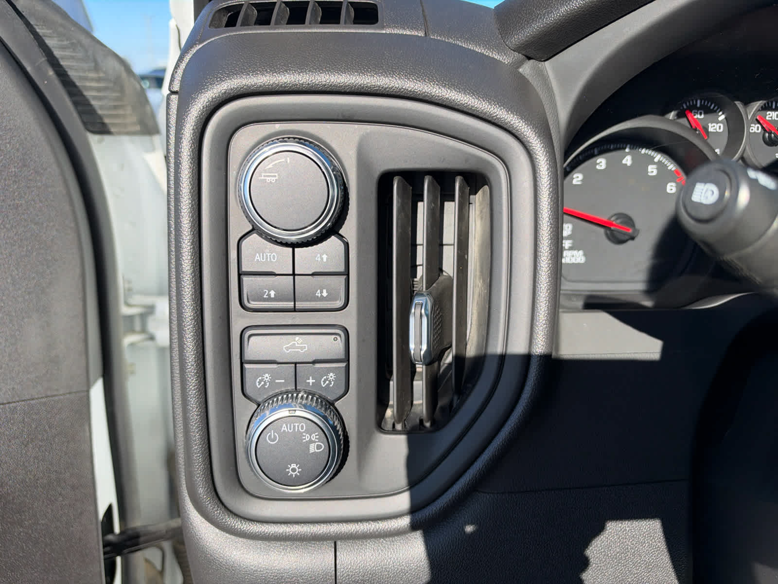 Used 2024 GMC Sierra 1500 Pro w/ Pro Value Package AWD/4WD image 14