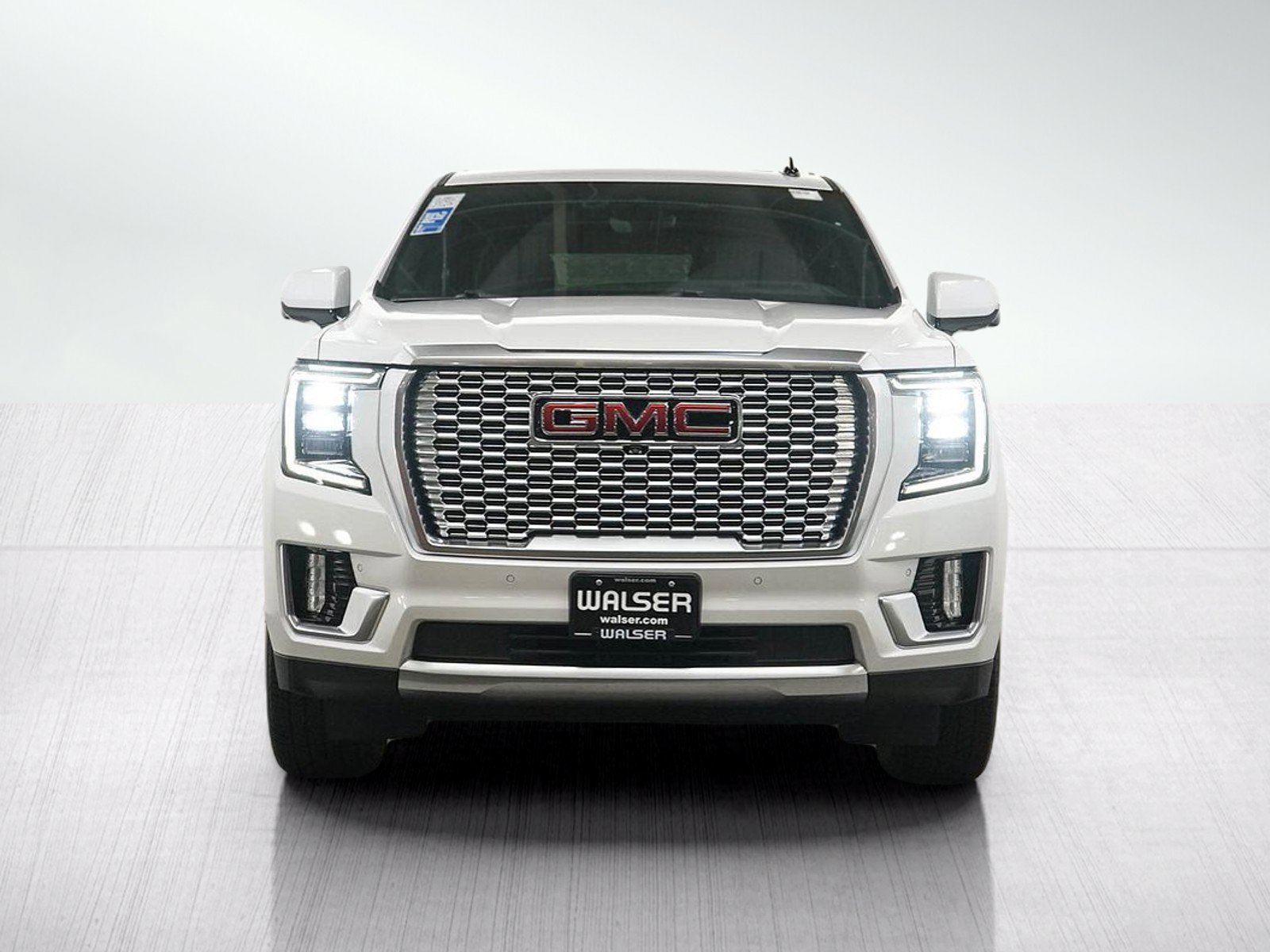 Used 2024 GMC Yukon Denali w/ Advanced Technology Package AWD/4WD image 8