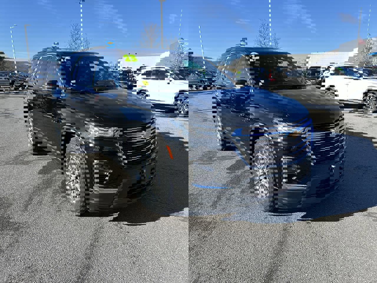 Used 2023 Chevrolet Traverse LT video 1