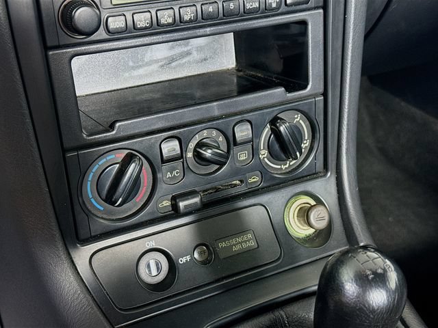 Used 1999 MAZDA MX-5 Miata RWD image 17