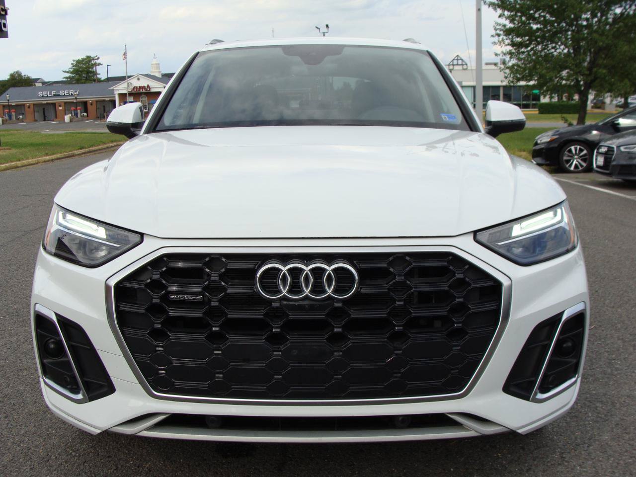 Used 2021 Audi Q5 e Premium Plus w/ Premium Plus Package AWD/4WD image 2
