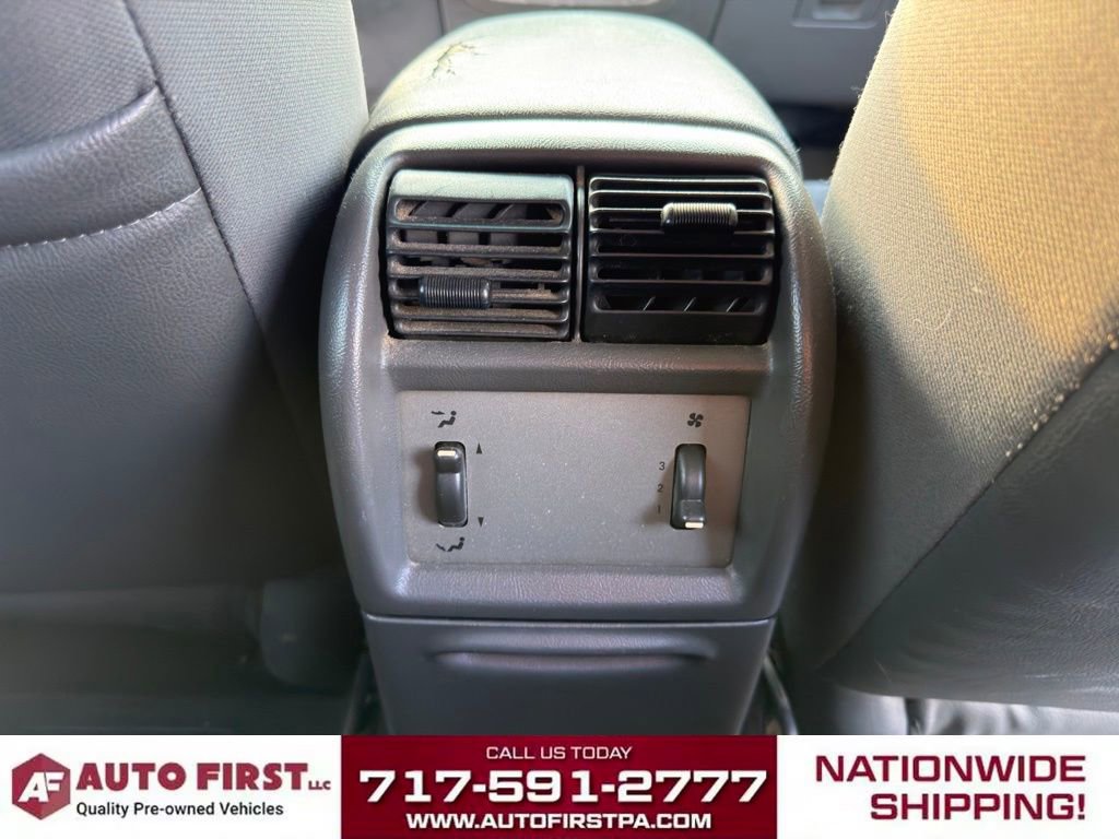 Used 2004 Ford Explorer Sport Trac XLS AWD/4WD image 19