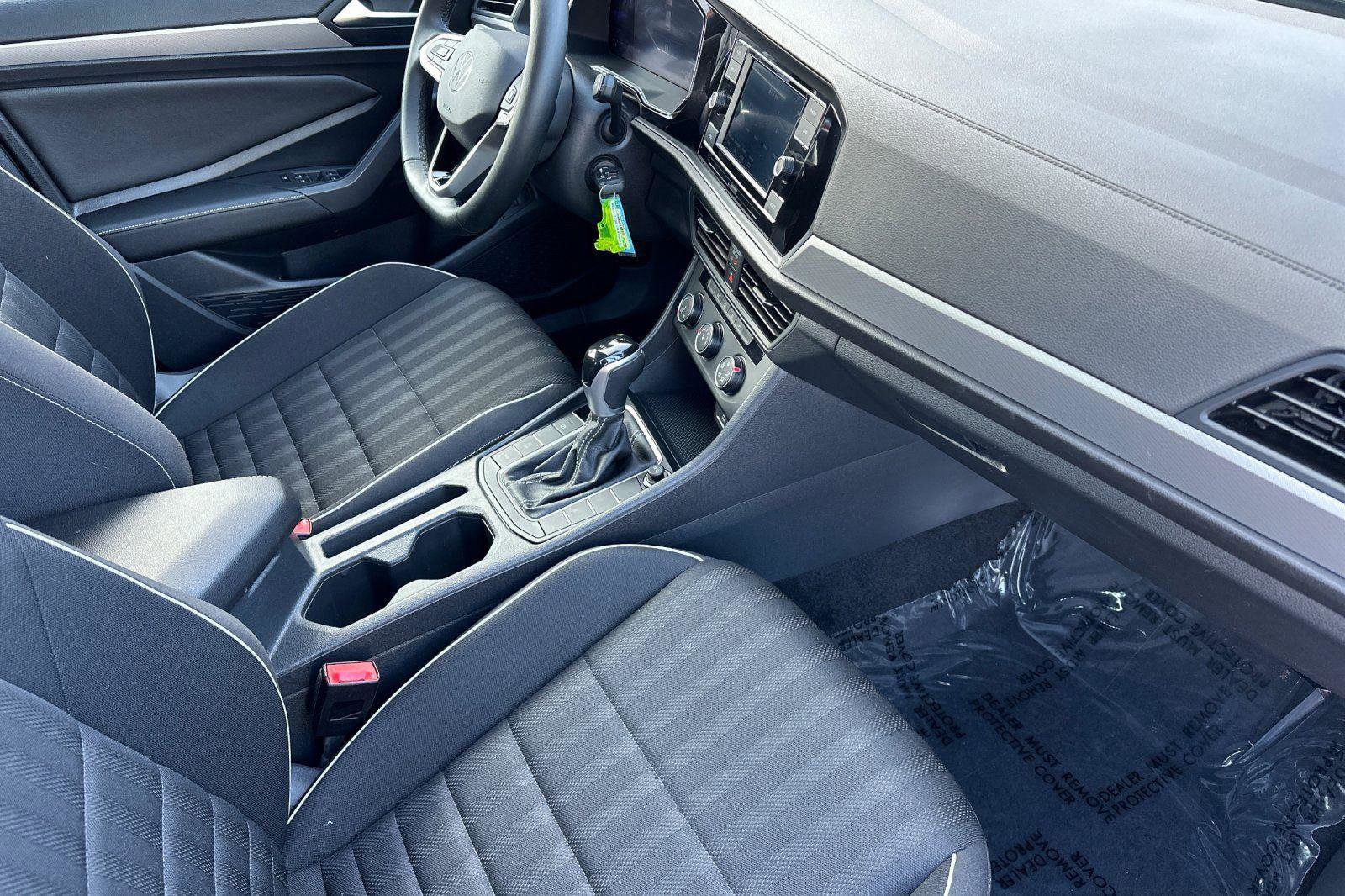 Used 2022 Volkswagen Jetta Sport image 14