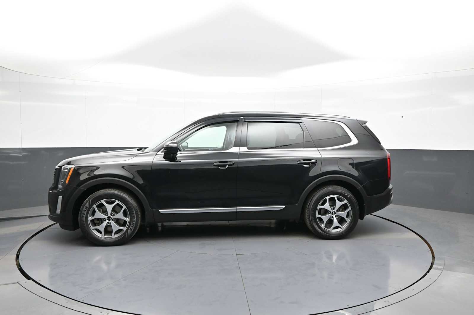 Used 2020 Kia Telluride EX AWD/4WD image 9