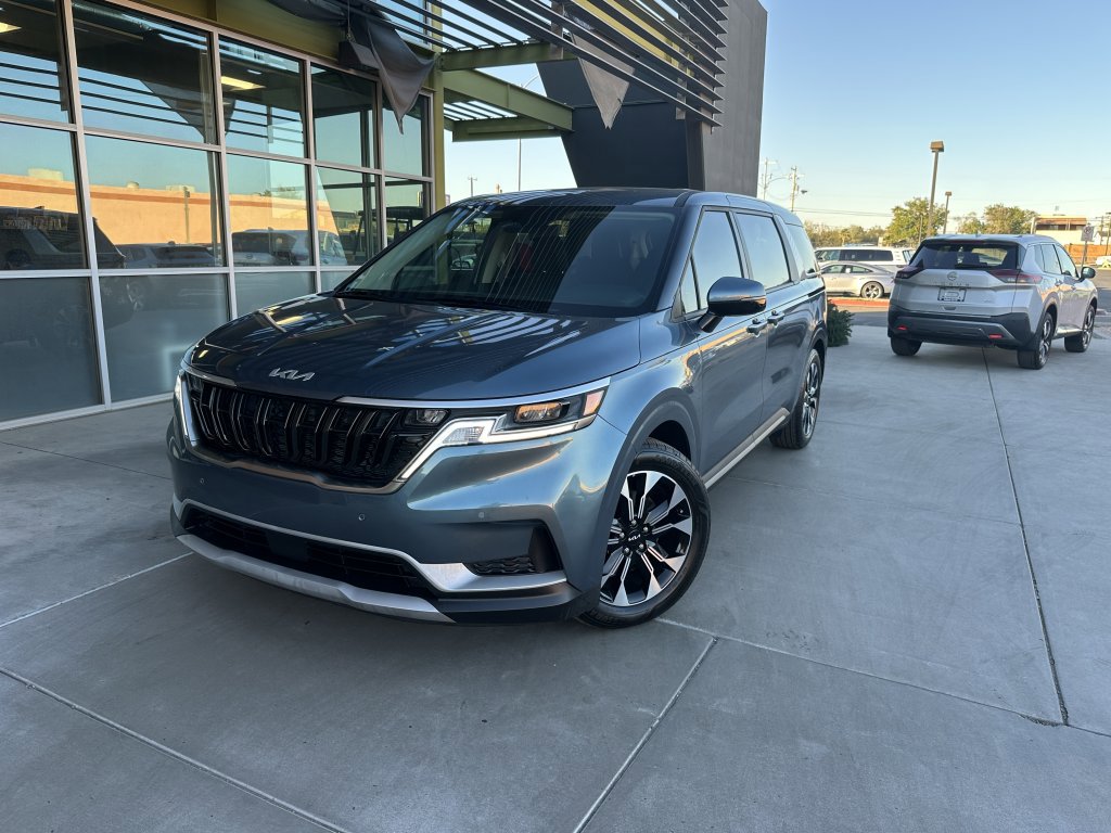 Used 2024 Kia Carnival EX