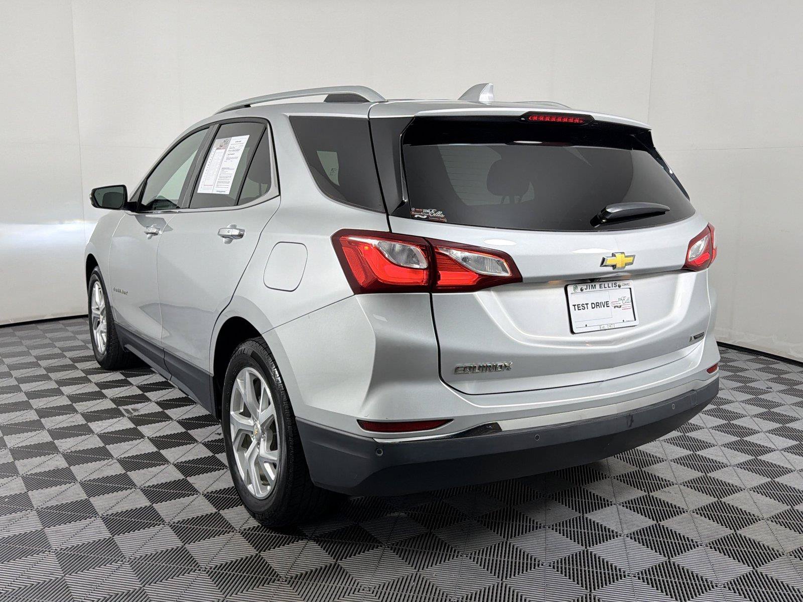 Used 2018 Chevrolet Equinox Premier FWD image 4