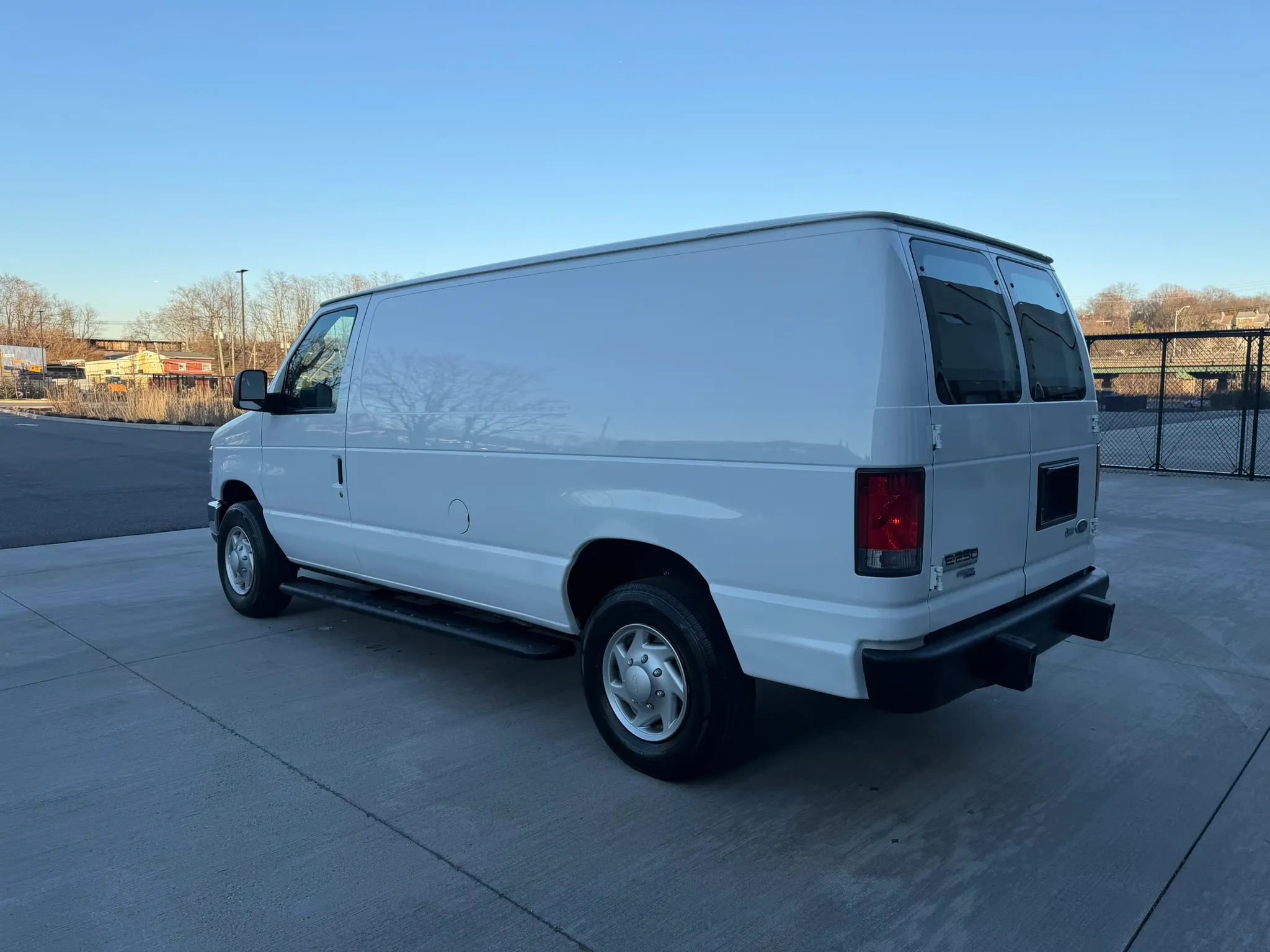 Used 2014 Ford E-250 and Econoline 250 Van 3D w/ Power Group image 6