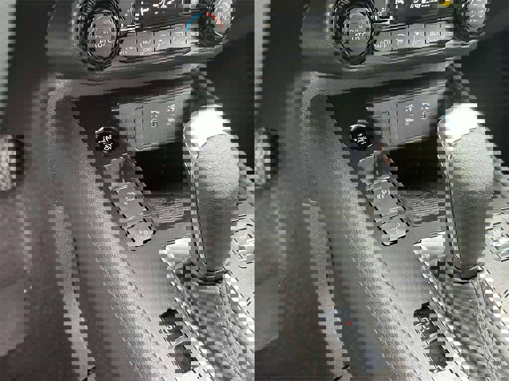 New 2026 Nissan Kicks SV w/ Charging Package image 28