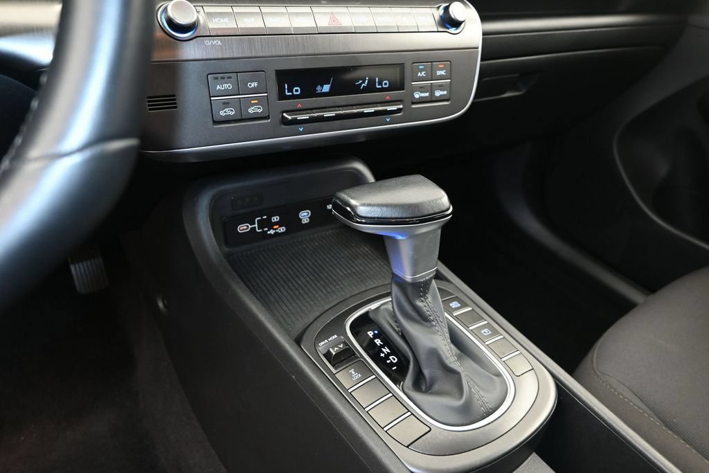 Used 2025 Hyundai Kona SEL AWD/4WD image 25