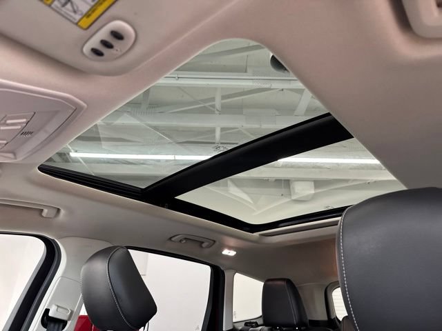 Used 2019 Ford Escape Titanium AWD/4WD image 2