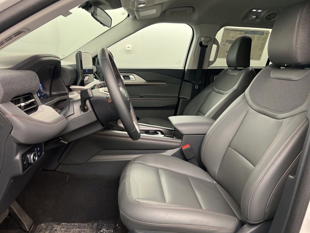 New 2025 Ford Explorer Active w/ Active Comfort Package image 25
