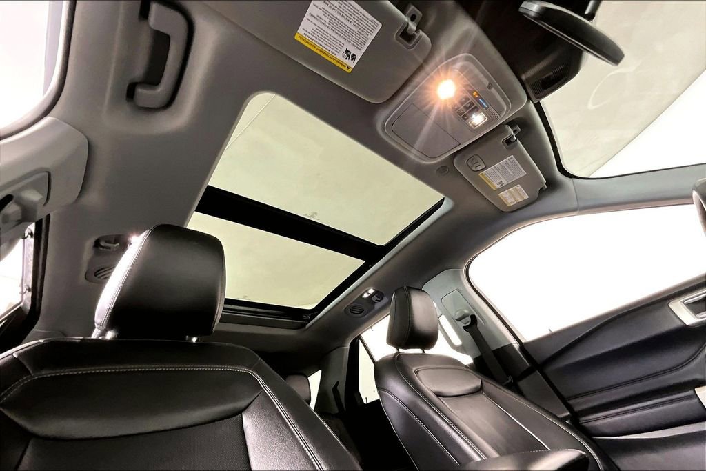 Used 2021 Ford Explorer Limited w/ Equipment Group 301A image 22