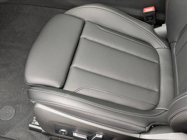 Used 2026 BMW 330i xDrive Sedan w/ M Sport Package AWD/4WD image 4