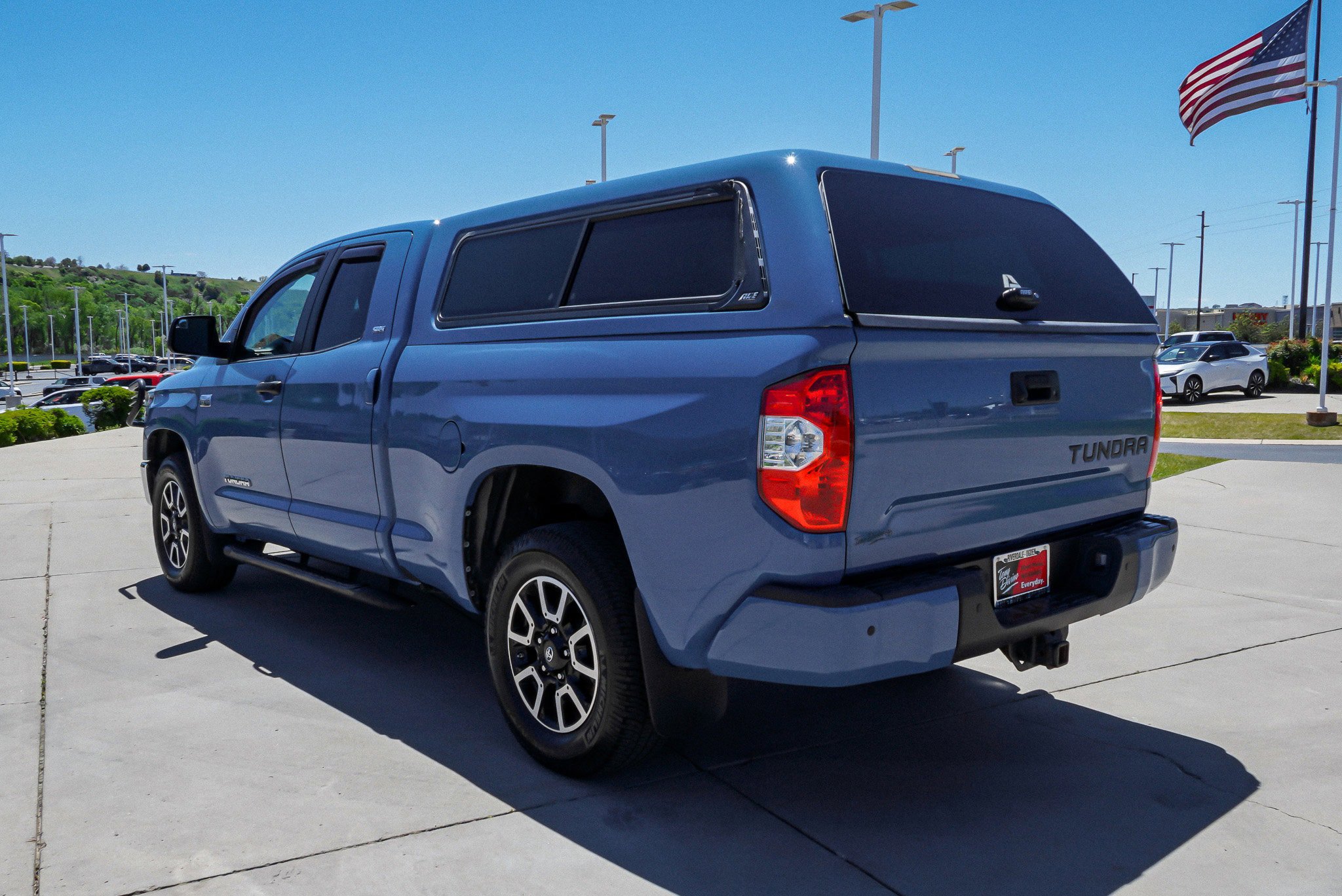 Certified 2018 Toyota Tundra SR5 w/ TRD Off Road Package AWD/4WD image 6